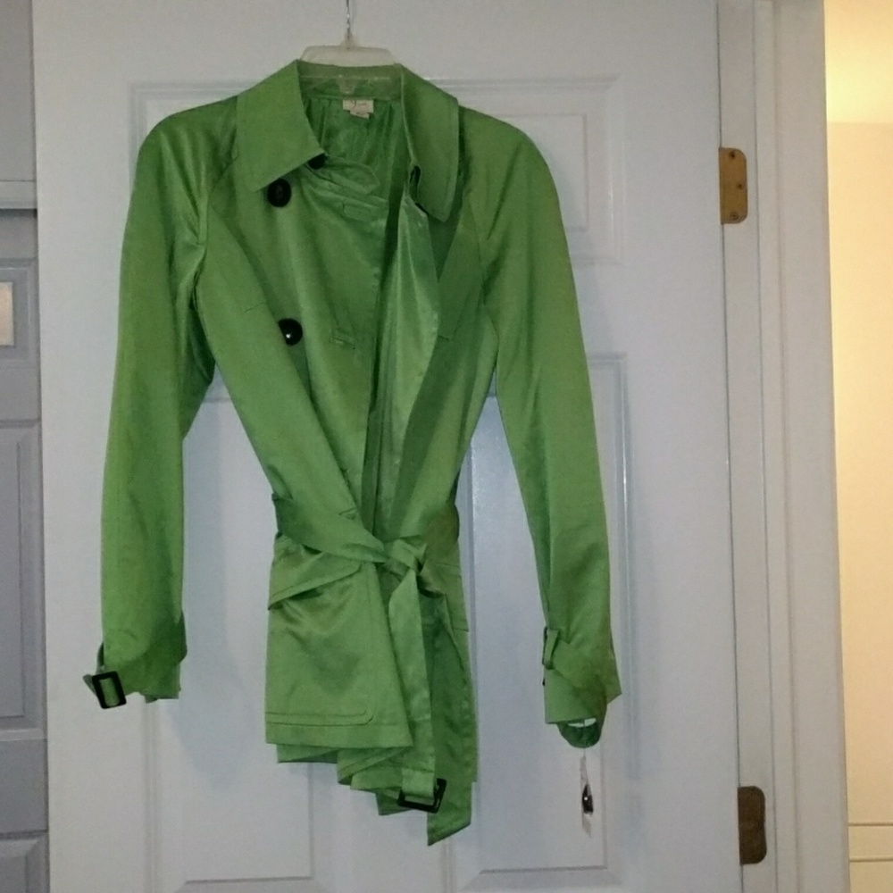 Light green button up trench coat w/belt